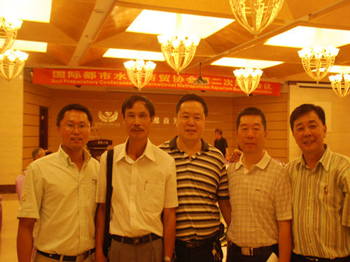 与吴青教授，许会长，余会长在天津